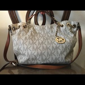MICHAEL KORS Jet Set Medium Leather Tote